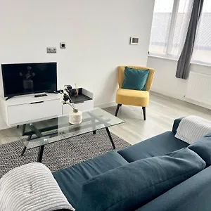 apt-modern-two-bedroom-with-super-fast-wifi.brighton-hotels-england.com/