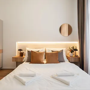 you-boutique-suites-best-location-by-bqa.inbudapesthotels.com/