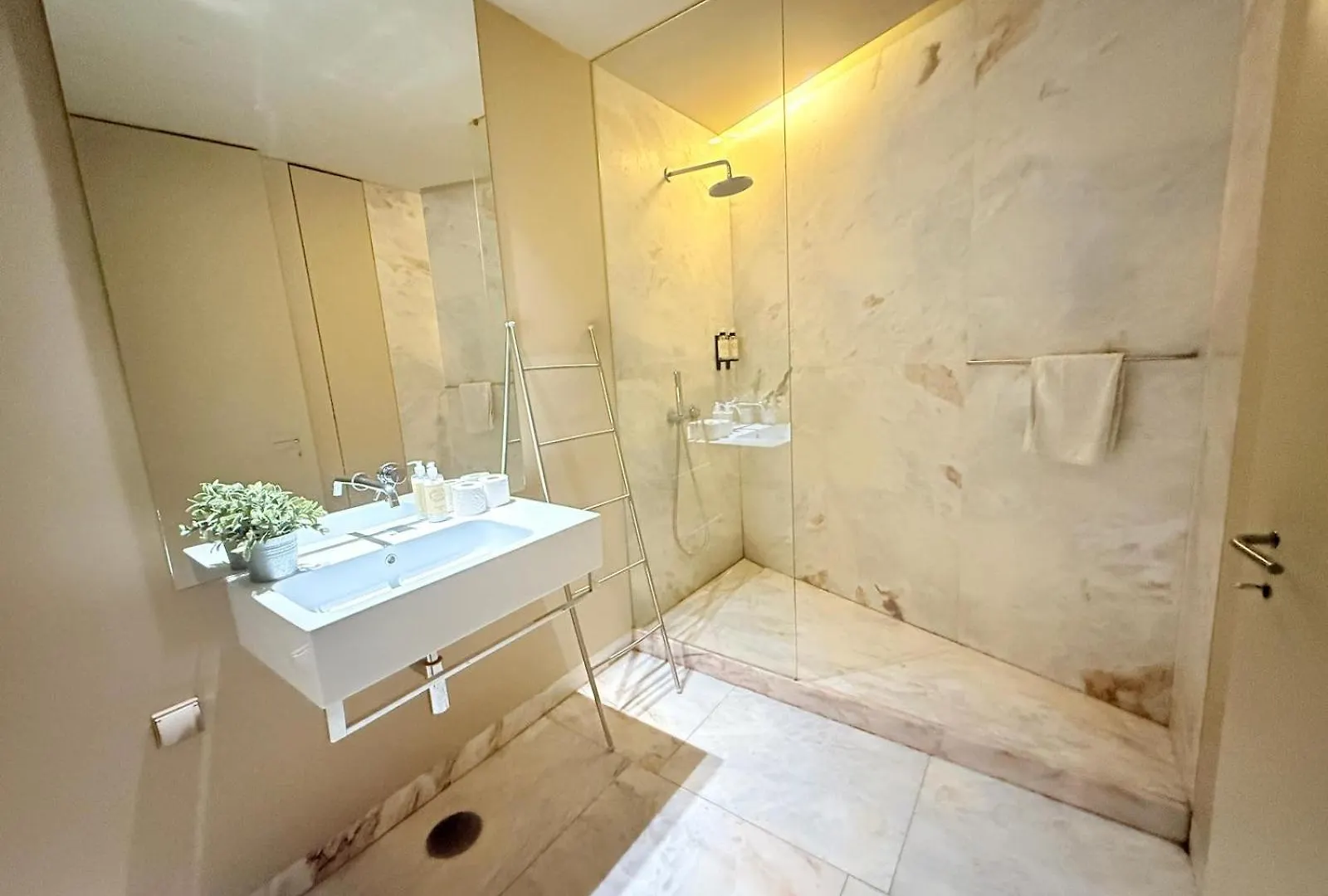 Lisbon Finestay 8 Building Apartments